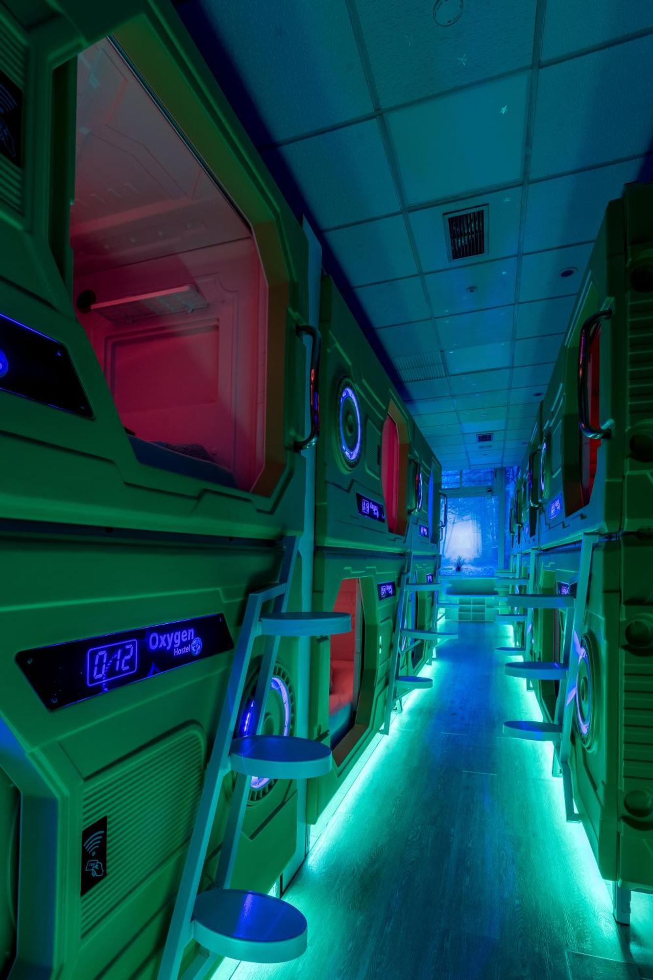 Oxygen Hostel Capsula Madrid Dış mekan fotoğraf