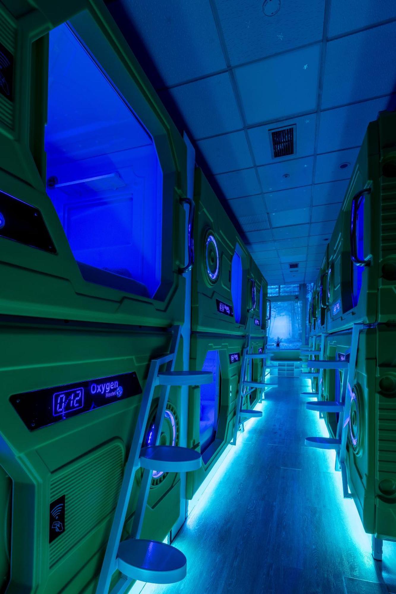 Oxygen Hostel Capsula Madrid Dış mekan fotoğraf