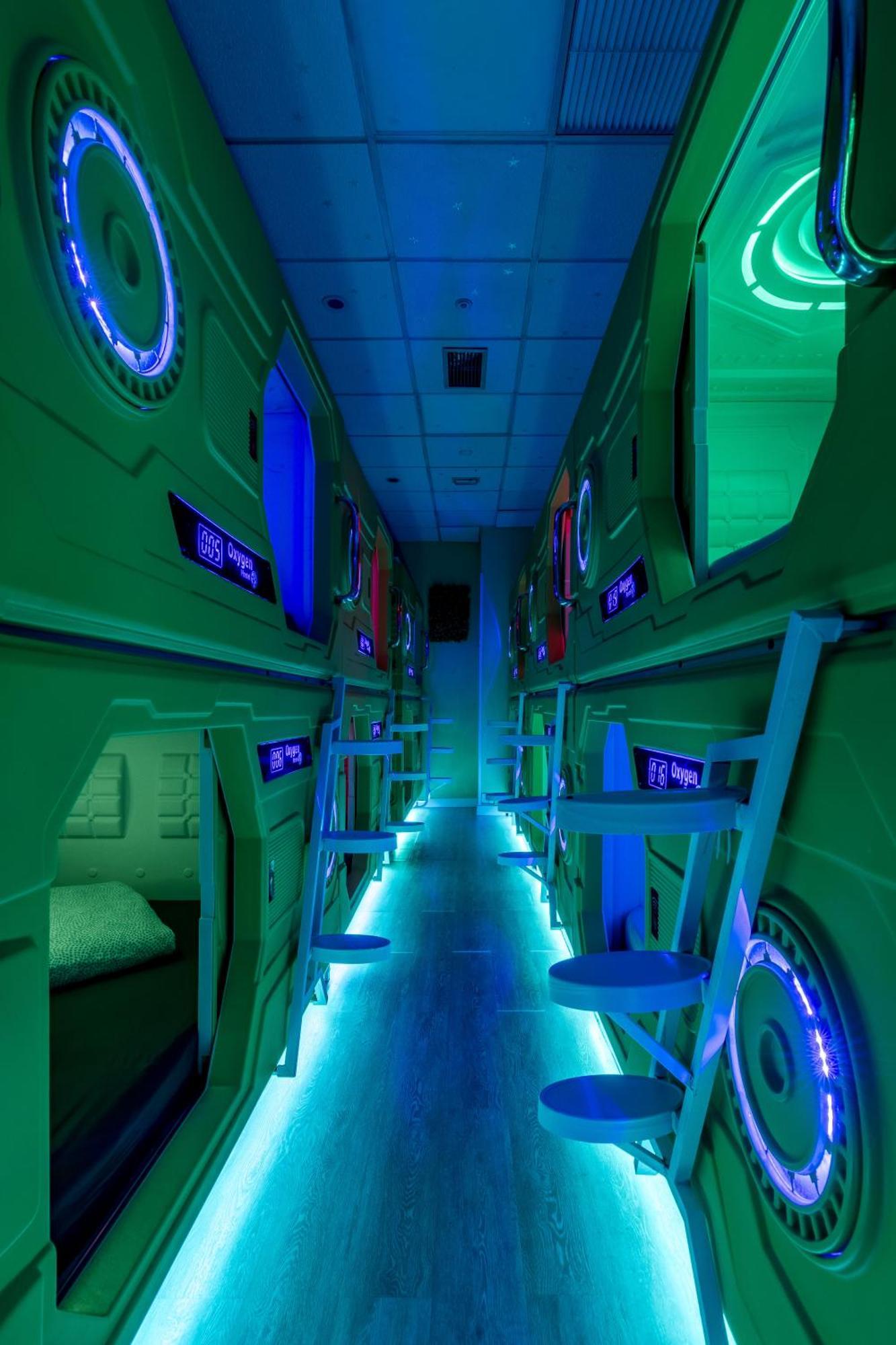 Oxygen Hostel Capsula Madrid Dış mekan fotoğraf