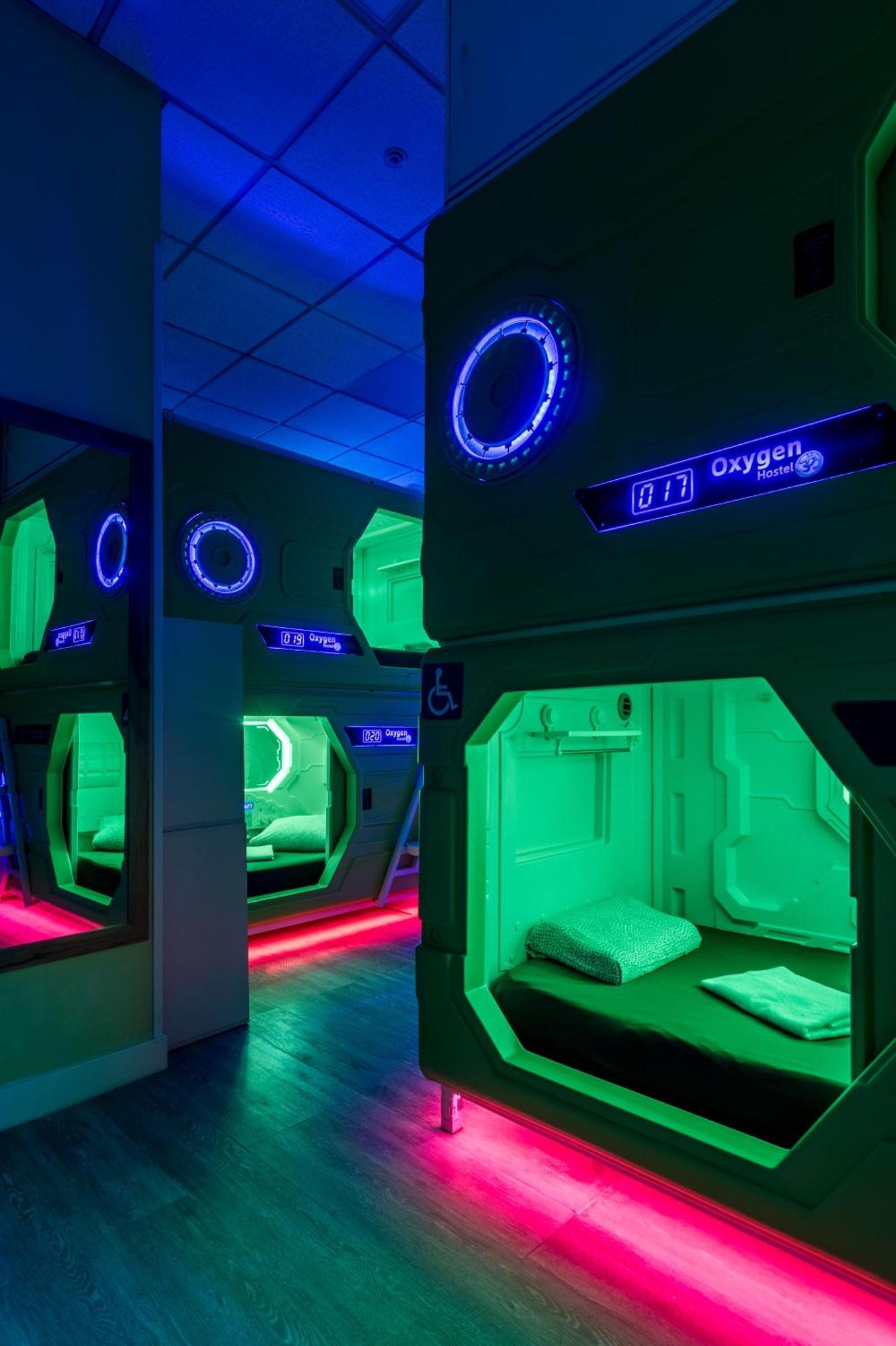 Oxygen Hostel Capsula Madrid Dış mekan fotoğraf